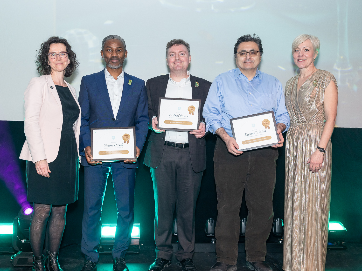 Les lauréats 2025 du concours Soutien à l'organisation de congrès internationaux des Fonds de recherche du Québec, en compagnie de Mme Caroline Lepage.